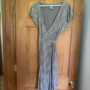 Gap wrap around maternity dress